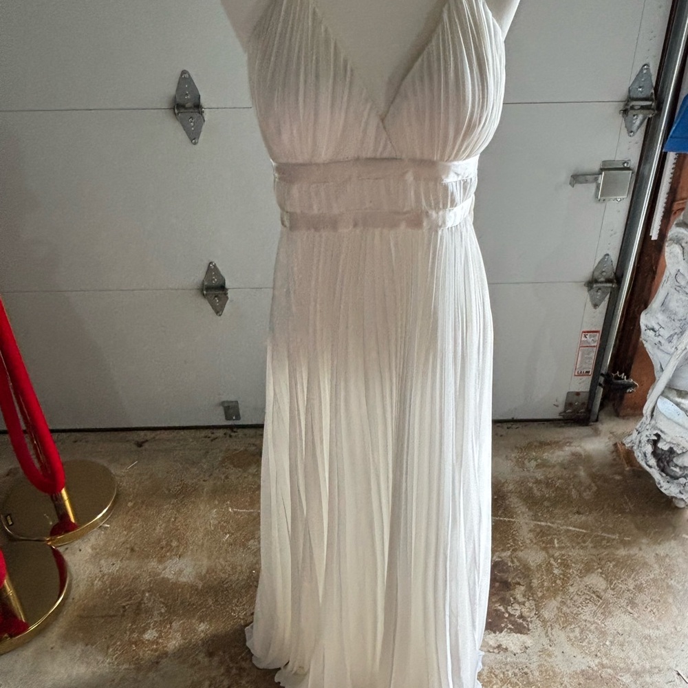Chic White Pleated Maxi Dress